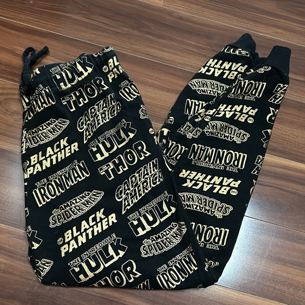 Medium marvel sweatpants pants gold black